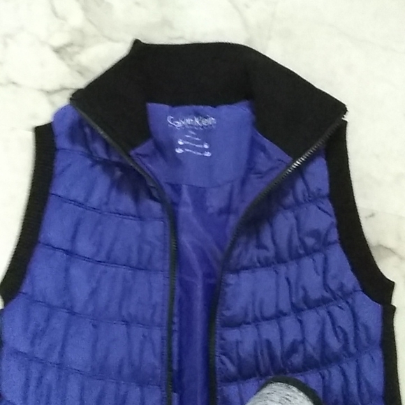 Calvin Klein Performance puffer vest. - Picture 3 of 13